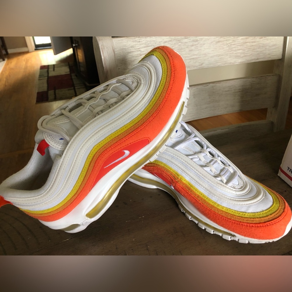 Nike Air Max 97 men’s 9/women’s size 10